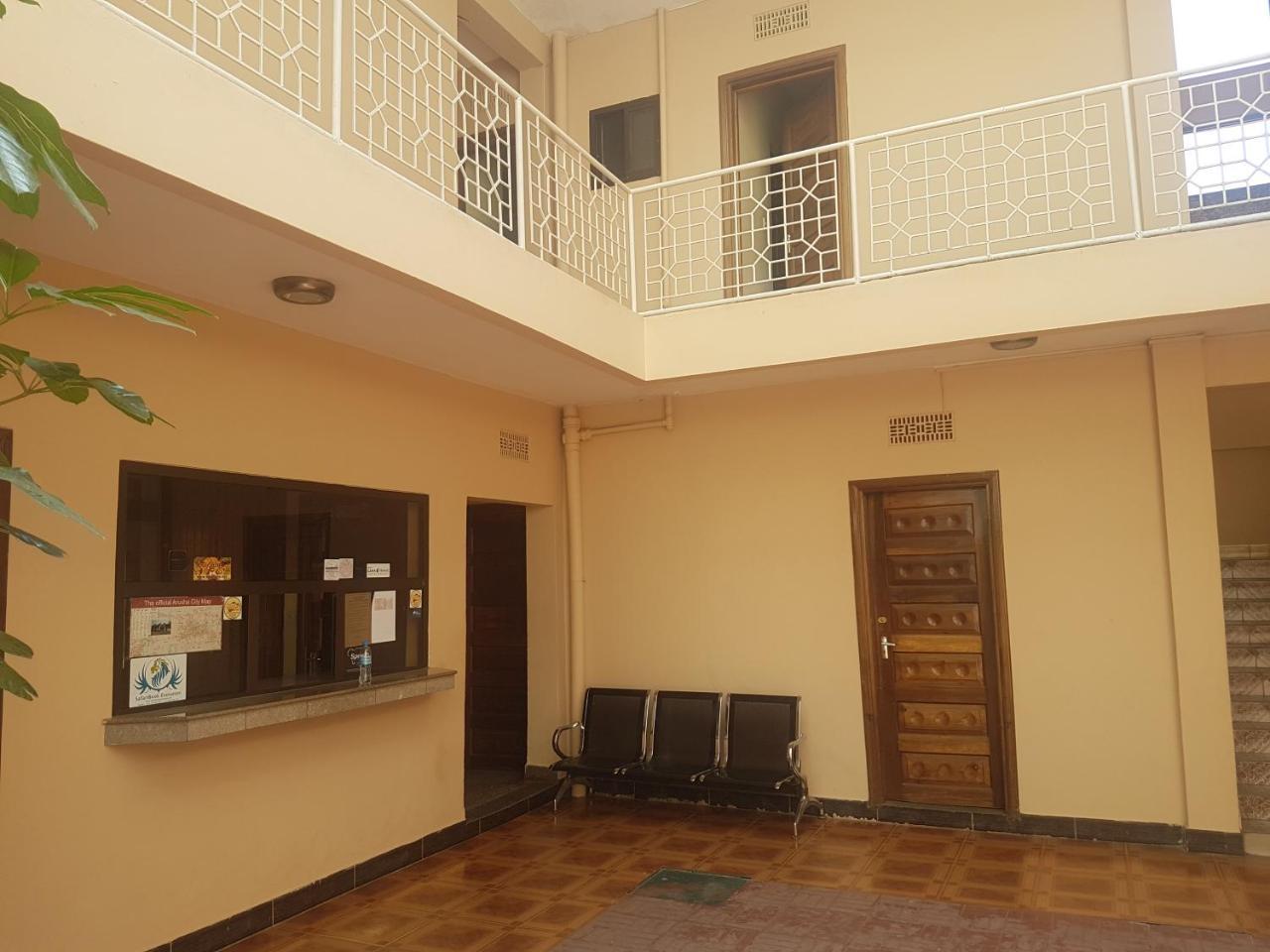 Center Inn Αρούσα Εξωτερικό φωτογραφία